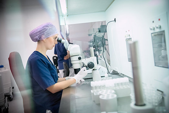 Embryolog vid laboratorium, Nordic IVF Göteborg